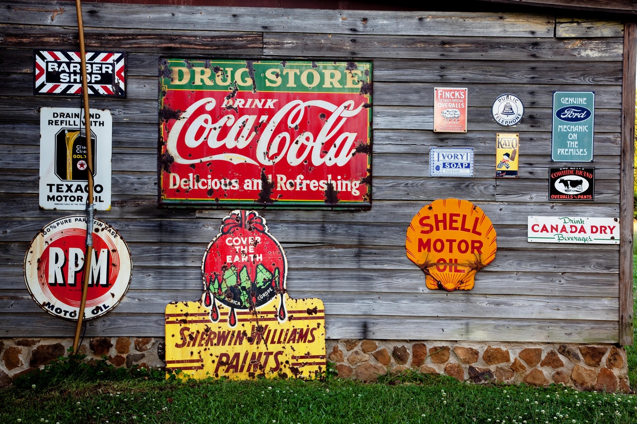 You are currently viewing Man Cave Signs: The Perfect Gift for any Man
